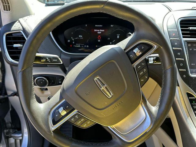 Photo of 2020 Silver Radiance Lincoln Nautilus