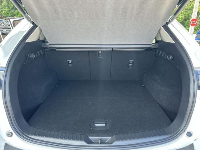 Photo of 2022 Snowflake White Pearl Mica Mazda CX-5