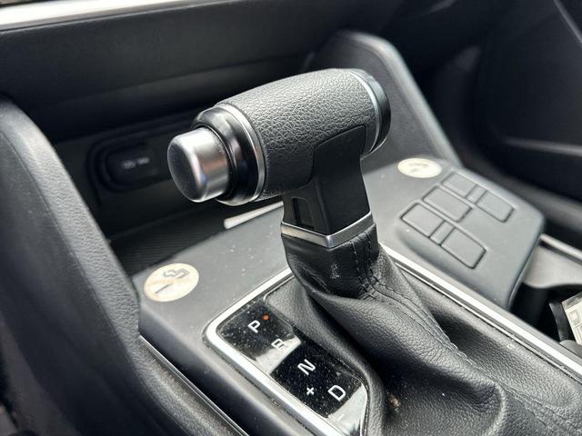 Photo of 2023 Snow White Pearl Kia Sportage