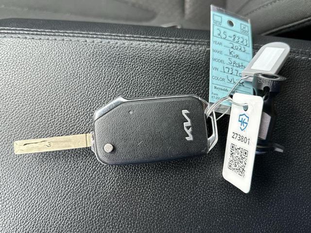 Photo of 2023 Snow White Pearl Kia Sportage