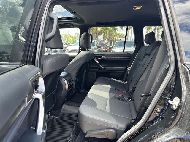 Photo of 2022 Black Onyx Lexus GX 460