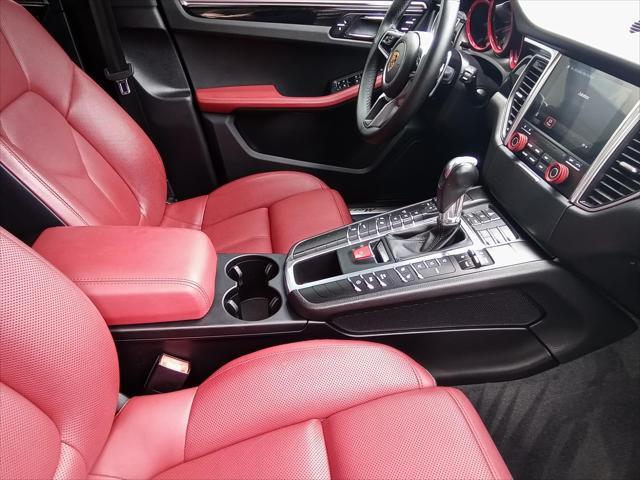 Photo of 2018 White Porsche Macan