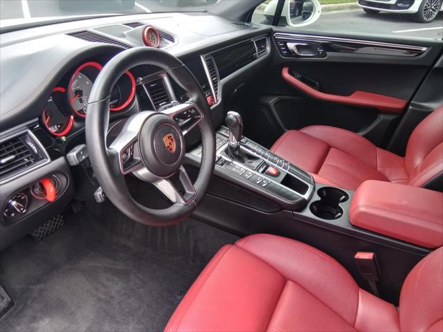 Photo of 2018 White Porsche Macan