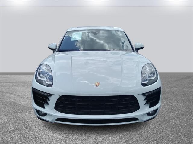Photo of 2018 White Porsche Macan