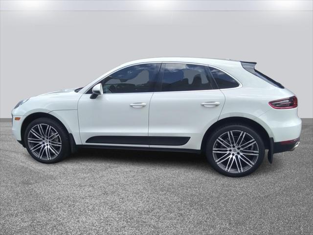 Photo of 2018 White Porsche Macan