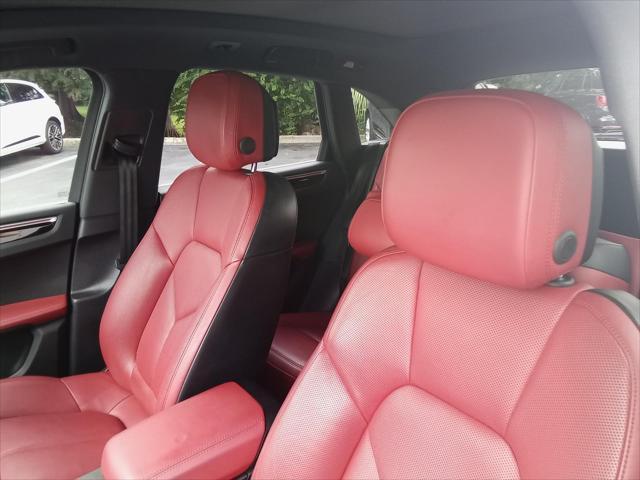 Photo of 2018 White Porsche Macan