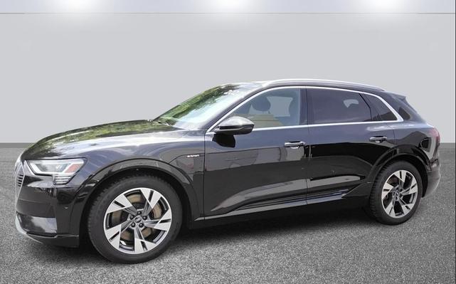 Photo of 2022 Mythos Black Metallic Audi e-tron