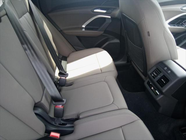 Photo of 2025 Mythos Black Metallic Audi Q5