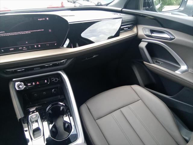 Photo of 2025 Mythos Black Metallic Audi Q5