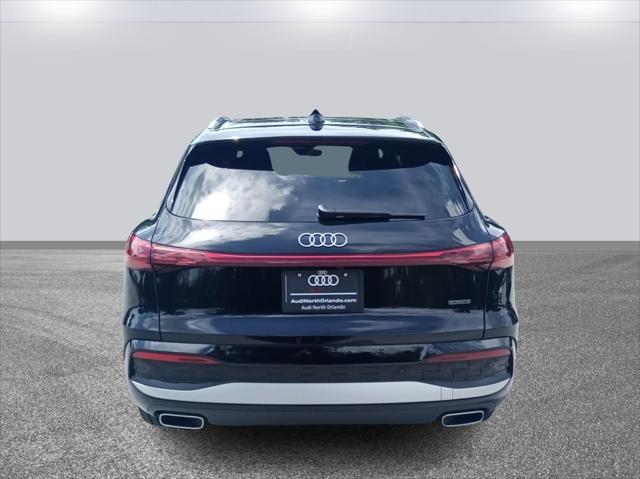 Photo of 2025 Mythos Black Metallic Audi Q5