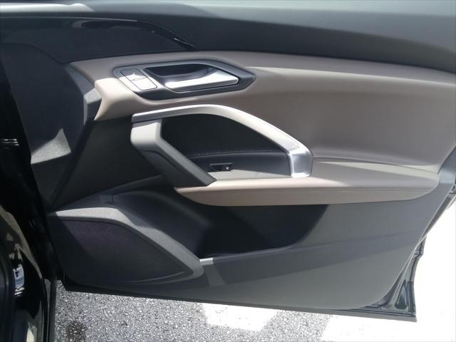 Photo of 2025 Mythos Black Metallic Audi Q5