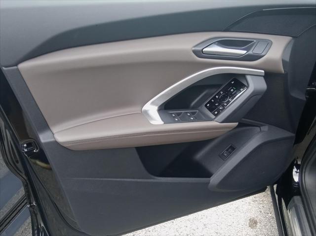 Photo of 2025 Mythos Black Metallic Audi Q5