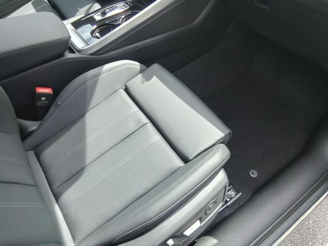 Photo of 2025 Tambora Gray Metallic Audi Q5