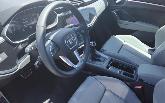 Photo of 2025 Navarra Blue Metallic Audi Q3