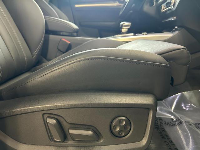 Photo of 2025 Arkona White Audi Q5