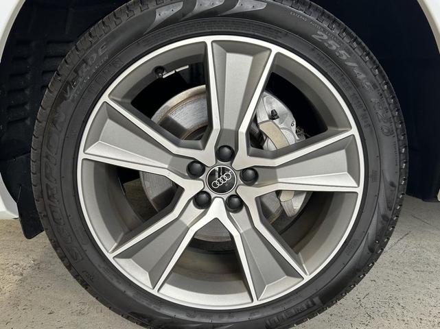 Photo of 2025 Arkona White Audi Q5