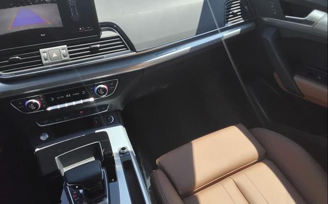 Photo of 2025 Navarra Blue Metallic Audi Q5