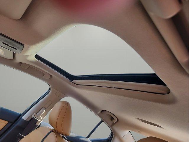 Photo of 2025 Aspen White Nissan Sentra