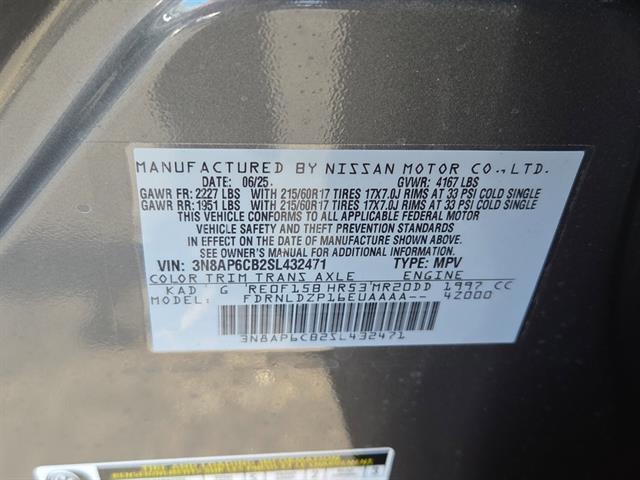 Photo of 2025 Gun Metallic Nissan Kicks