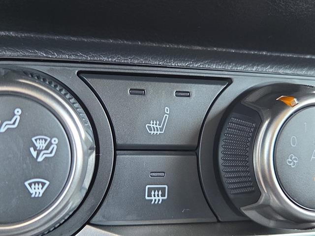 Photo of 2025 Gun Metallic Nissan Kicks