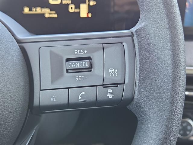Photo of 2025 Gun Metallic Nissan Kicks