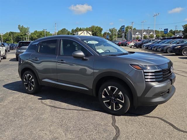 Photo of 2025 Gun Metallic Nissan Kicks