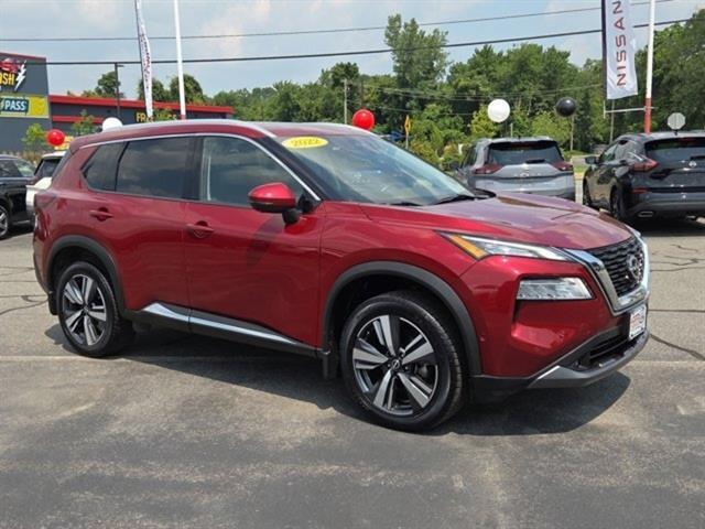 Photo of 2022 Scarlet Ember Nissan Rogue