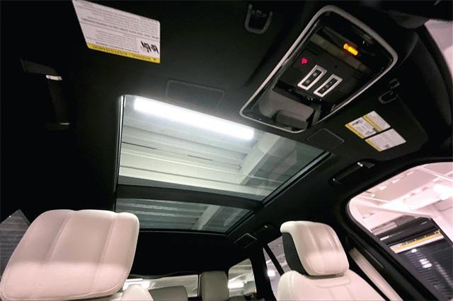 Photo of 2022 Portofino Blue Metallic Land Rover Range Rover