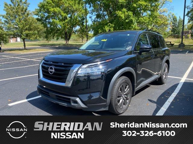 Photo of 2022 Super Black Nissan Pathfinder