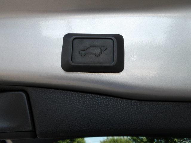 Photo of 2022 Silver Sky Metallic Toyota RAV4