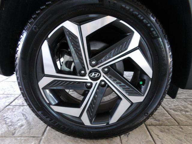 Photo of 2022 Shimmering Silver Hyundai TUCSON