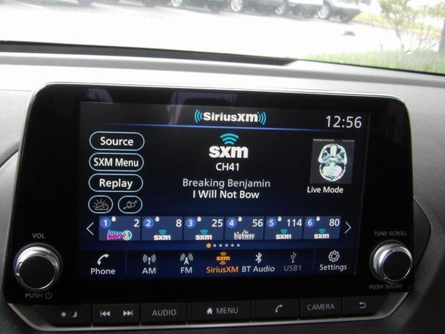 Photo of 2025 Electric Blue Metallic/Super Black Nissan Sentra