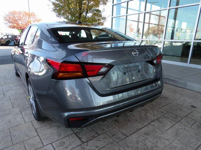 Photo of 2025 Gun Metallic Nissan Altima