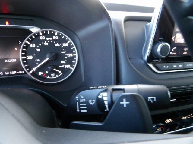 Photo of 2026 Everest White Pearl Tricoat Nissan Rogue