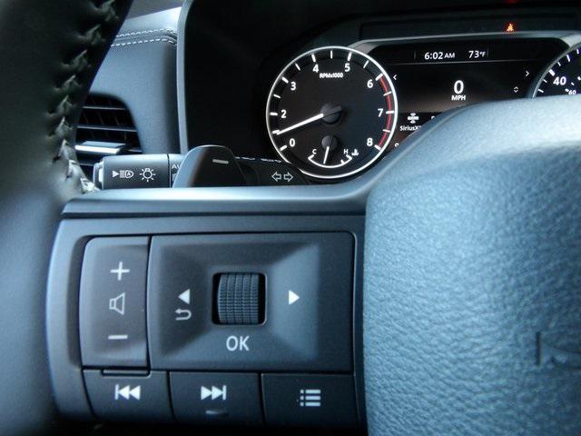 Photo of 2026 Everest White Pearl Tricoat Nissan Rogue