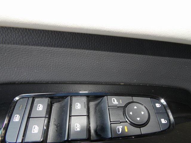 Photo of 2024 Super Black Nissan Pathfinder