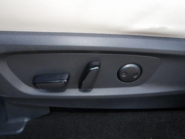 Photo of 2024 Super Black Nissan Pathfinder