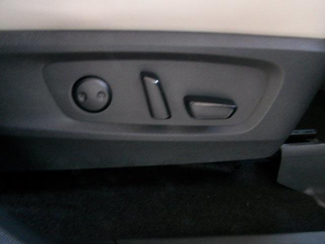 Photo of 2024 Super Black Nissan Pathfinder