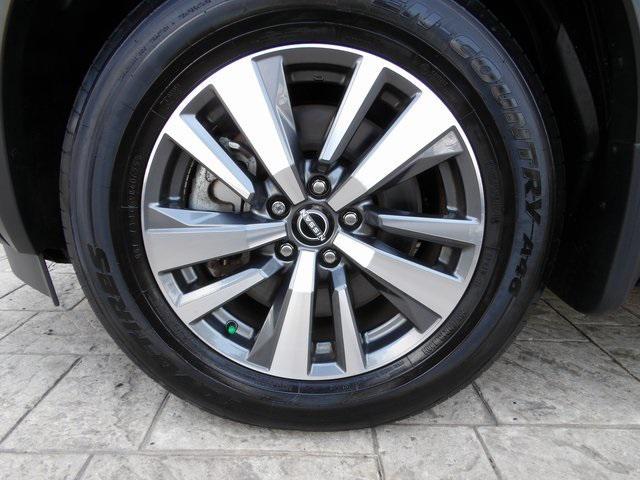 Photo of 2024 Super Black Nissan Pathfinder