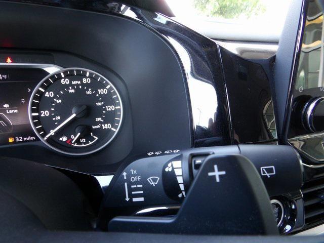 Photo of 2024 Super Black Nissan Pathfinder