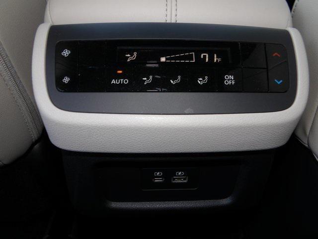 Photo of 2024 Super Black Nissan Pathfinder