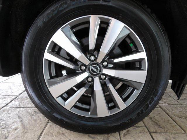 Photo of 2024 Super Black Nissan Pathfinder