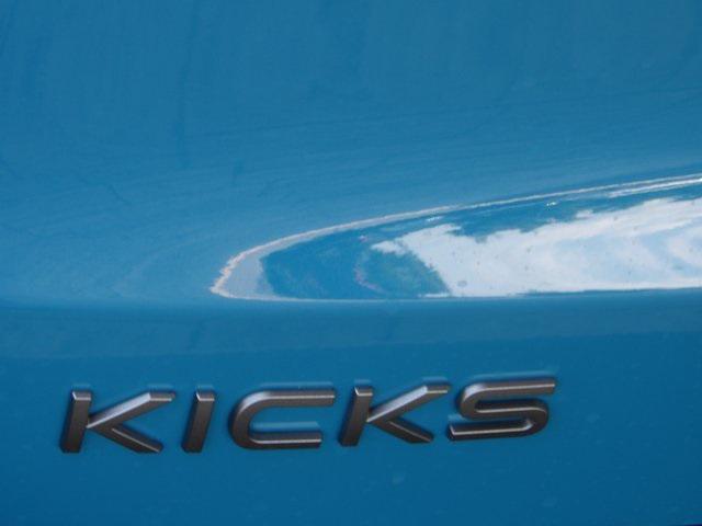 Photo of 2025 Arctic Ice Blue Metallic/Super Black Nissan Kicks