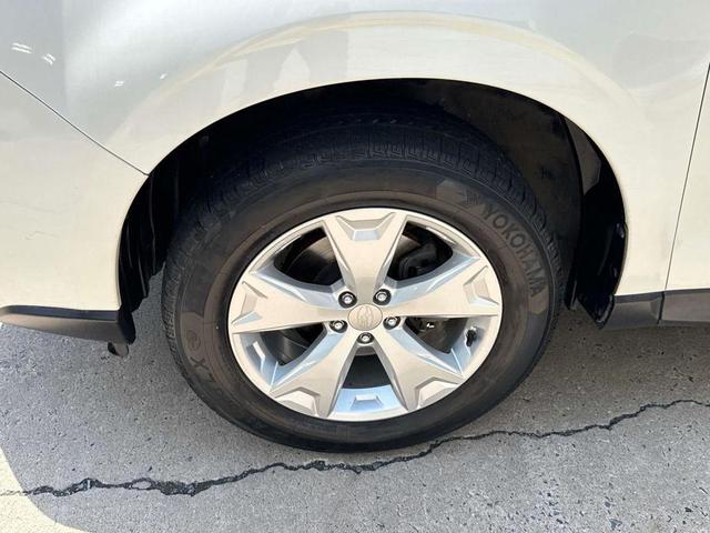 Photo of 2016 Crystal White Pearl Subaru Forester
