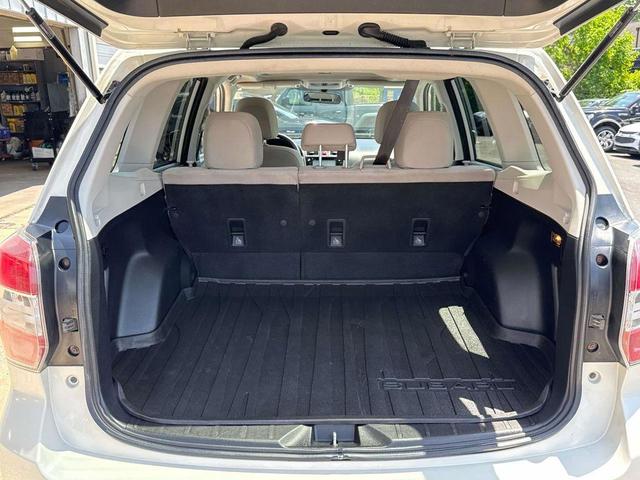 Photo of 2016 Crystal White Pearl Subaru Forester