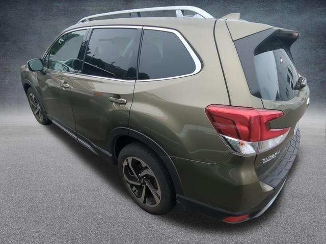 Photo of 2022 Autumn Green Metallic Subaru Forester
