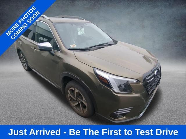 Photo of 2022 Autumn Green Metallic Subaru Forester