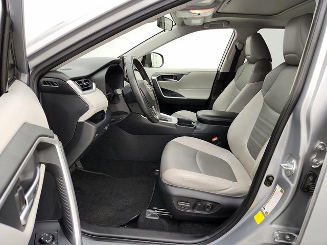 Photo of 2020 Silver Toyota RAV4