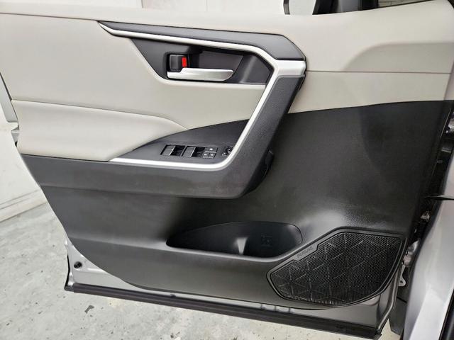 Photo of 2020 Silver Toyota RAV4