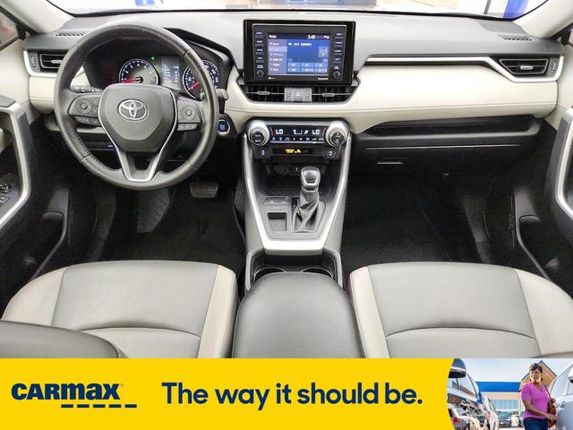 Photo of 2020 Silver Toyota RAV4